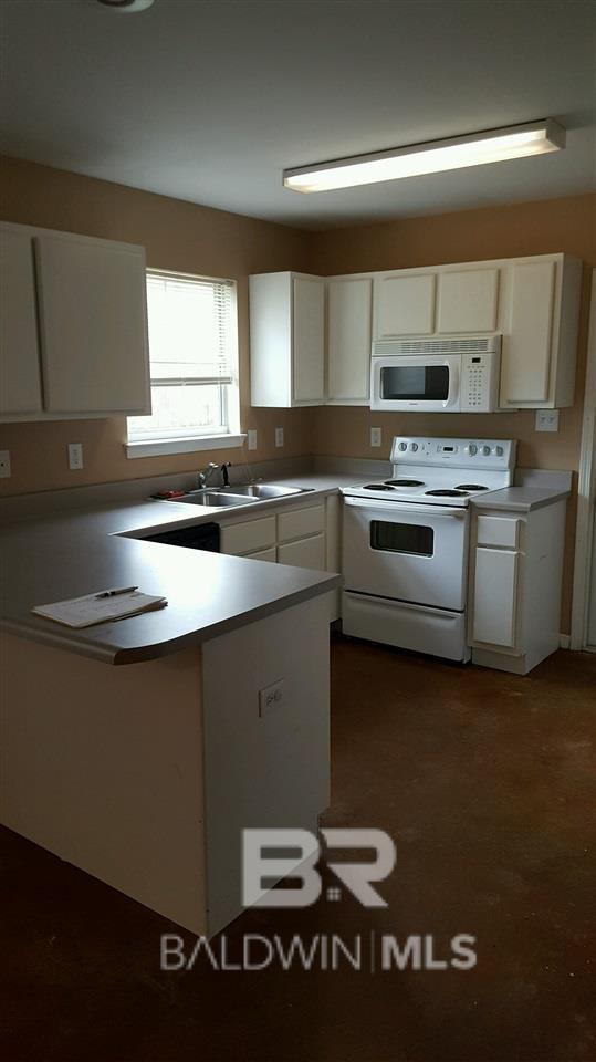 Building Photo - 18390 W Hammond St