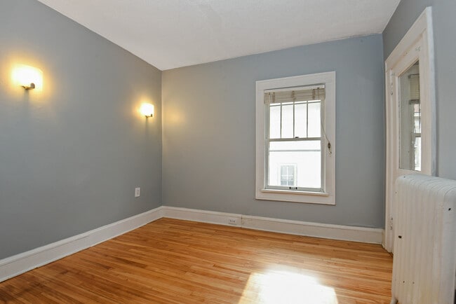 Building Photo - 3900 Sheridan Ave S