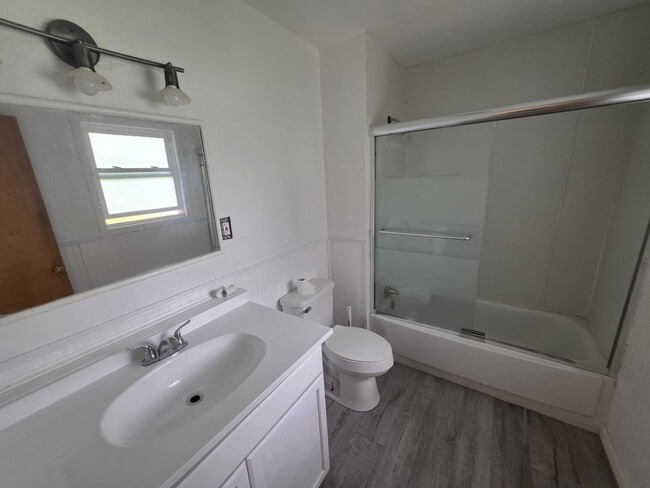 Building Photo - 4 BR Home in WL School District