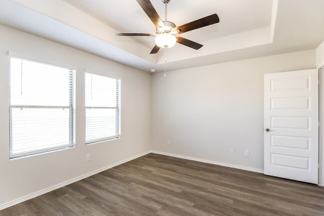 Building Photo - 11607 Descent Dr