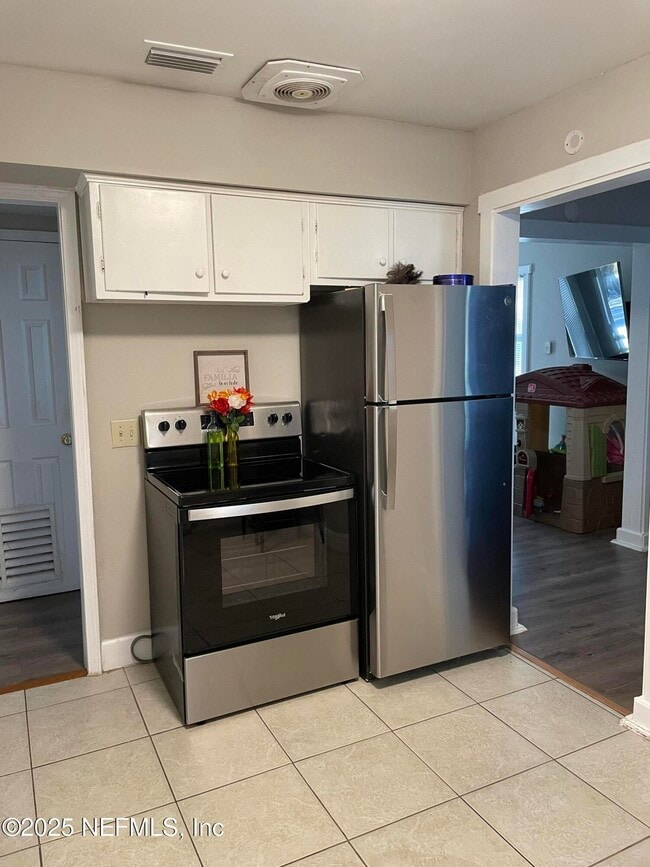 Building Photo - 2619 Bywood Rd