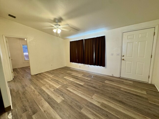 Building Photo - For Rent – 3 Bedroom, 2 Bathroom Home in Sunrise Vistas, Fort Mohave, AZ