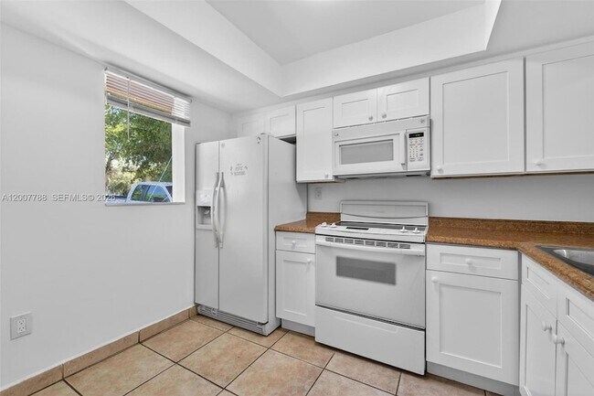 Building Photo - 240 NW 107th Ave