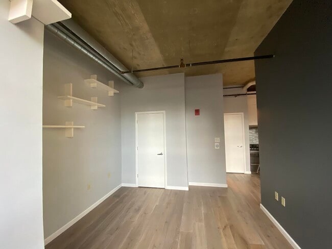Building Photo - 1300 N St NW