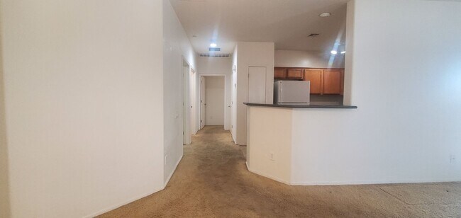 Building Photo - Stunning Condo with Attached Garage