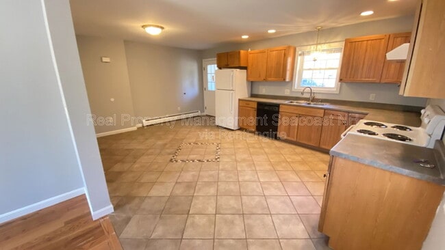 Building Photo - 308 Silver St