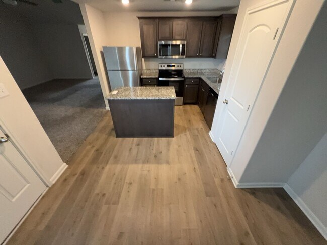 Building Photo - 4247 Possumhaw Dr