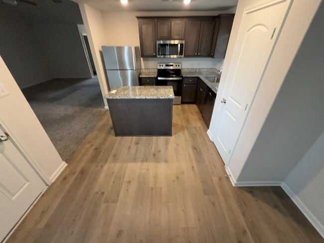 Building Photo - **Move In Special!!! Move In By 5/31 for $500 Off 2nd Month Rent!**
