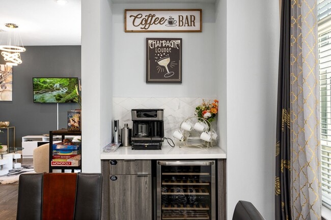 Building Photo - 5815 Fairdale Ln