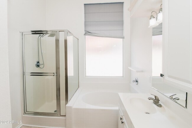 Building Photo - 1375 W Musket Way