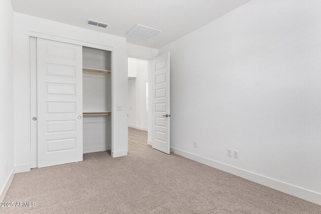 Building Photo - 21424 E Sparrow Dr