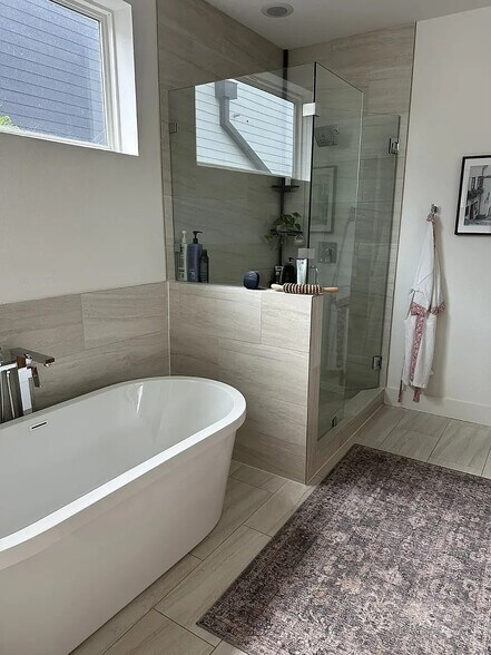 Building Photo - 5705 Bryan Pky