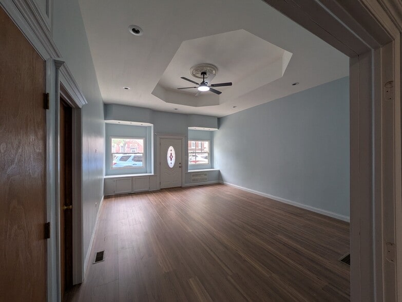 Building Photo - 1934 W 21st Pl