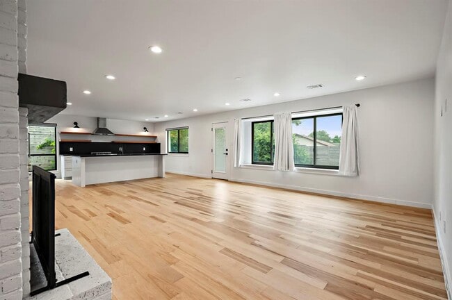 Building Photo - 7700 Manassas Dr