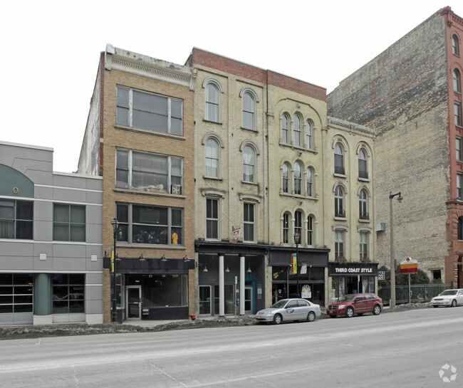 Building Photo - 522 N Water St Residential