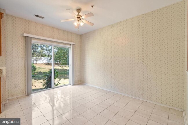 Building Photo - 1209 Blossom Cir