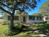 Building Photo - 626 Bermuda Pl