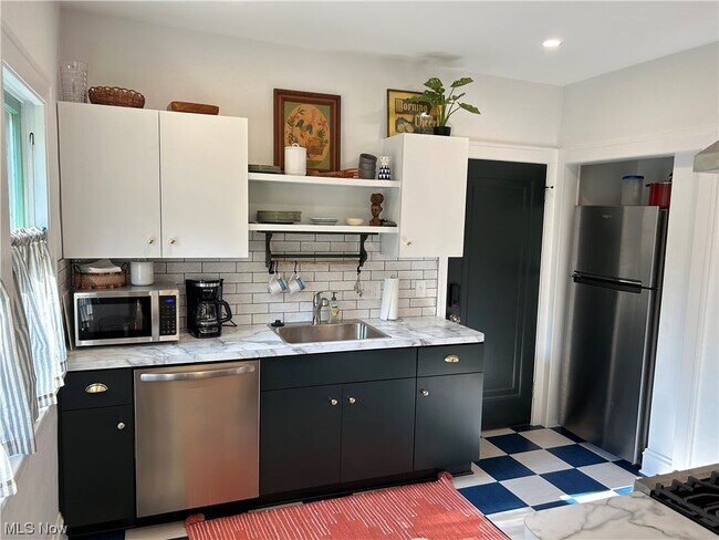 Building Photo - 18914 Mitchell Ave