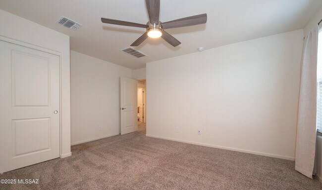 Building Photo - 10410 W Robertson St