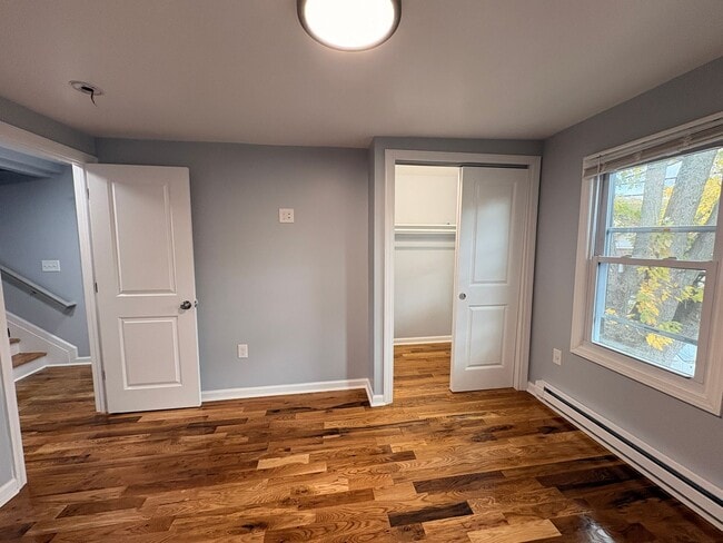 Building Photo - Beautiful, Newly Renovated 4 Bedroom 2 1/2...