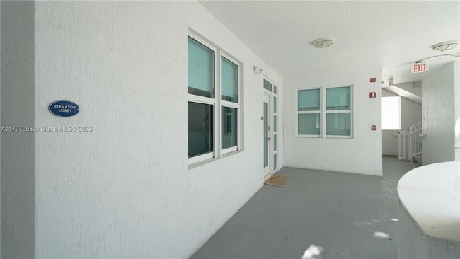 Building Photo - 7918 Harbor Island Dr