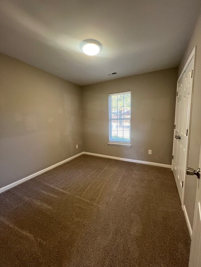 Building Photo - Beautifully Renovated 3-Bedroom Ranch Home