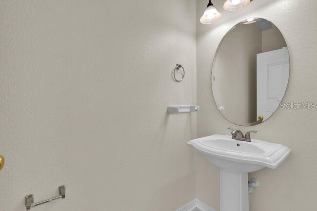 Building Photo - 1037 Sailing Bay Dr