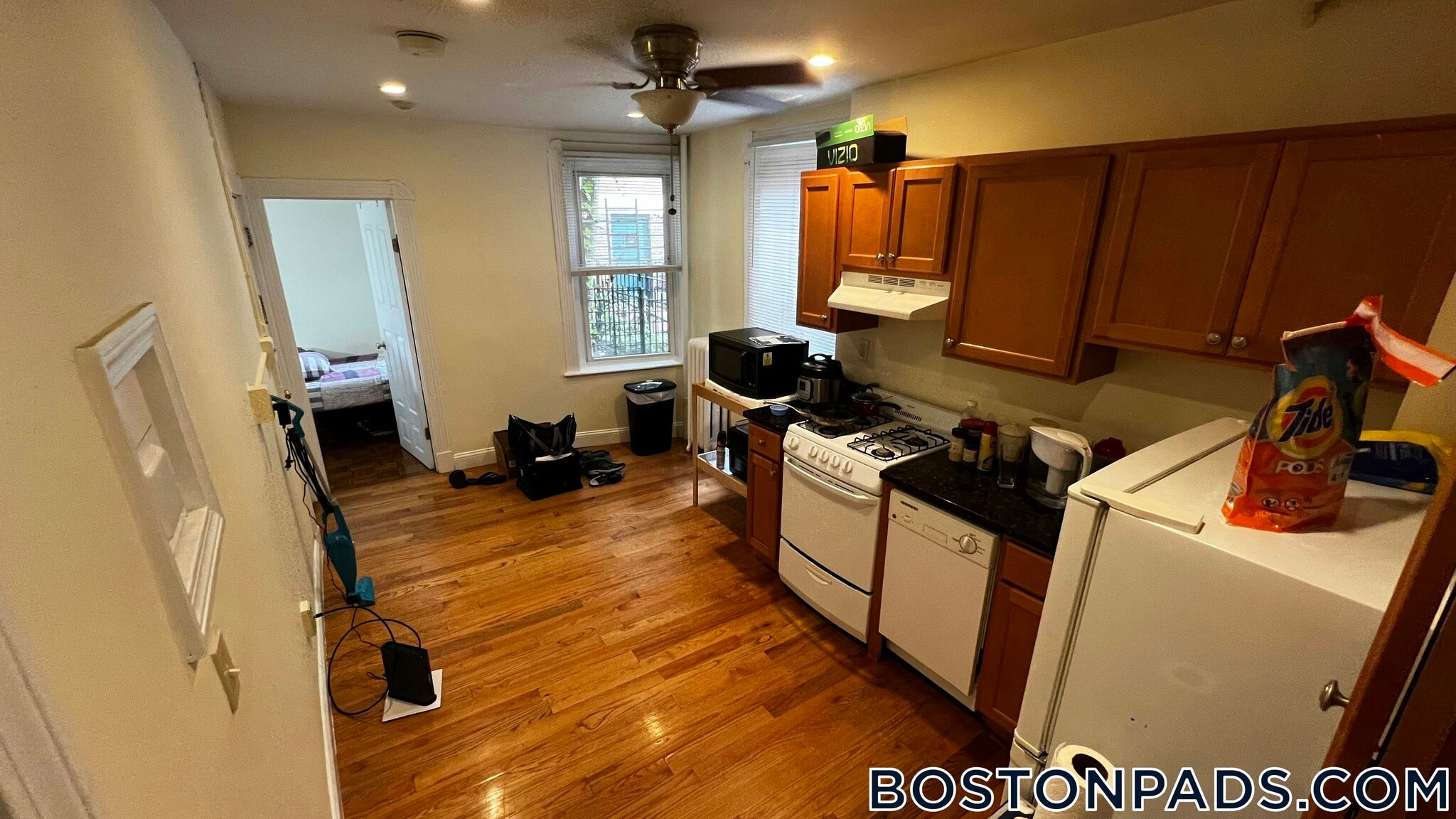 Building Photo - 70 Joy St