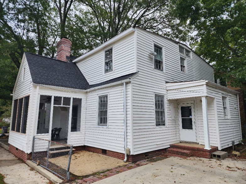 Building Photo - 558 Avent St