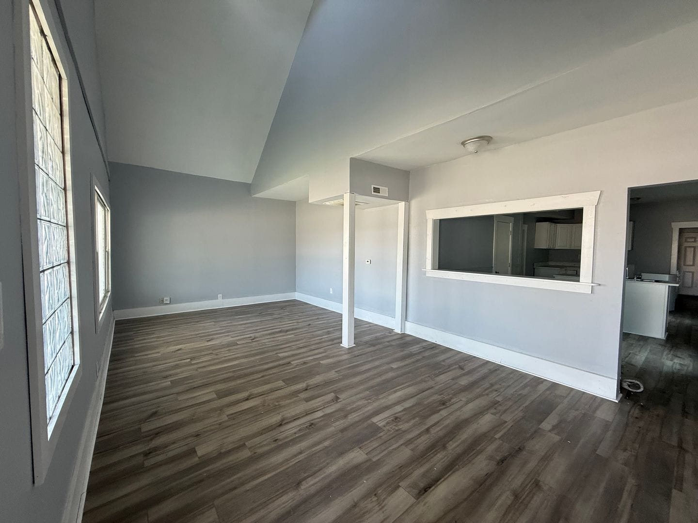 Building Photo - 2809 Columbia Ave