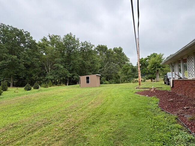 Building Photo - Nice Southside Find