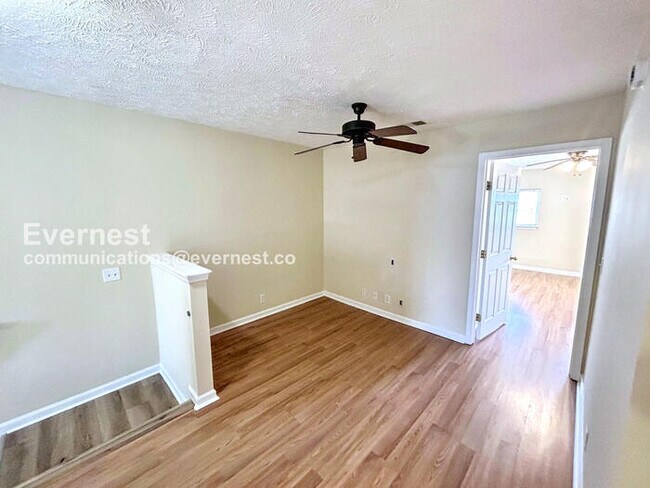 Building Photo - Get $500 OFF your first month’s rent when you sign your lease by 3/31. 2 Bed/2.5 Bath Condo with ...
