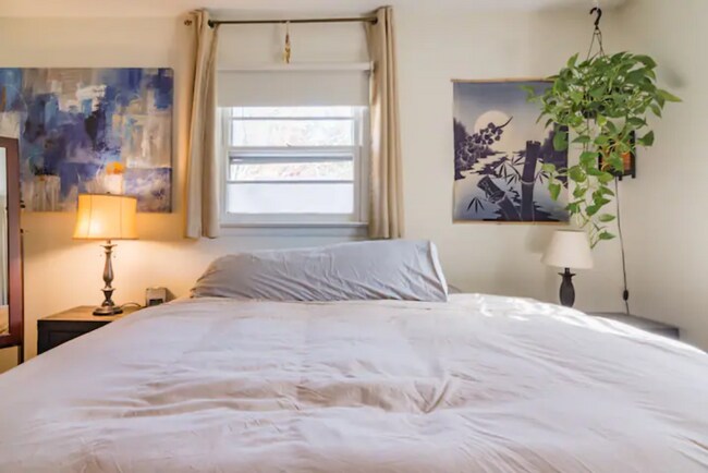 Building Photo - 22 Whitney Dr