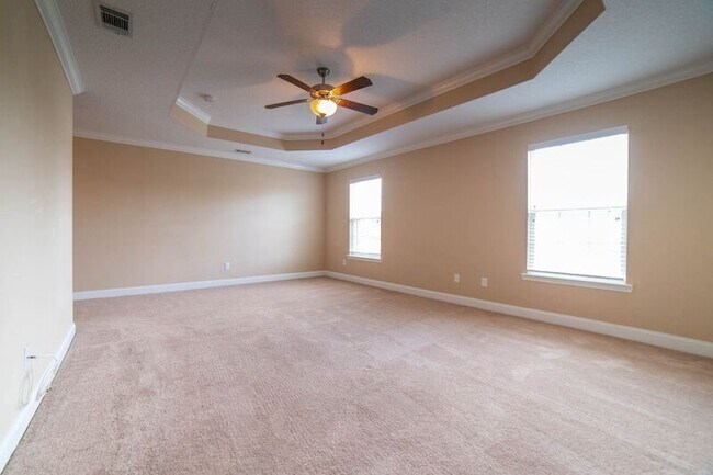 Building Photo - 211 Augusta Way