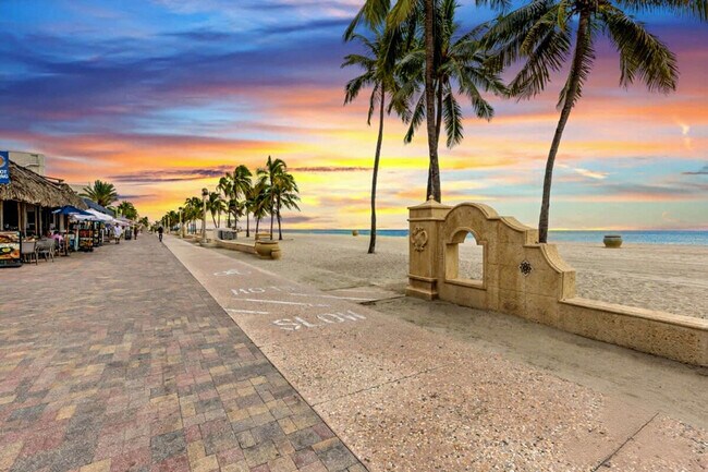 Building Photo - 777 N Ocean Dr