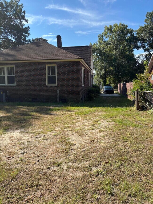 Building Photo - 41 W Charlotte Ave