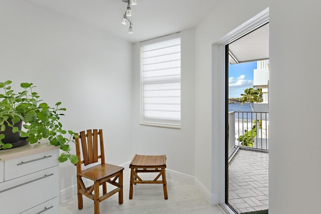 Building Photo - 2860 S Ocean Blvd