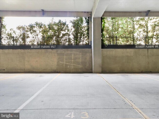 Building Photo - 2465 Army Navy Dr