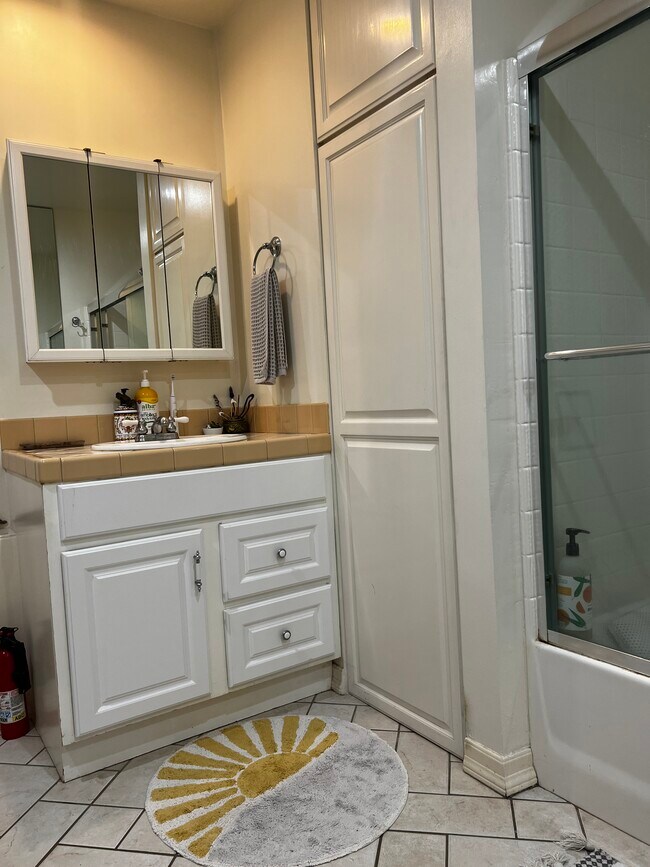 Building Photo - 21980 Alta Dr