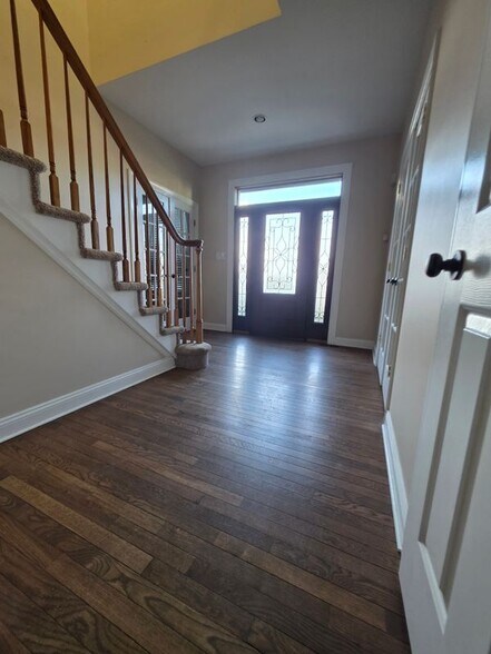 Building Photo - 12 Jared Ct