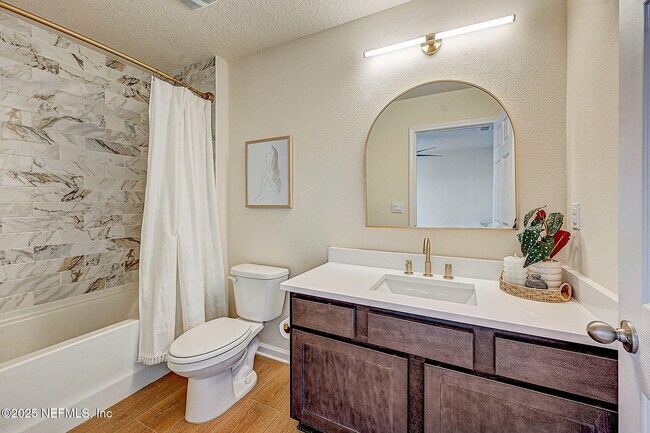 Building Photo - 135 Coastline Wy