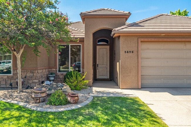 Building Photo - Village on the Heights