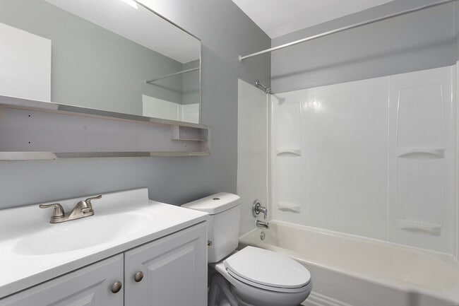 Building Photo - 421 W 87 Pl