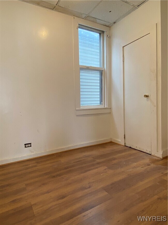 Building Photo - 235 High St