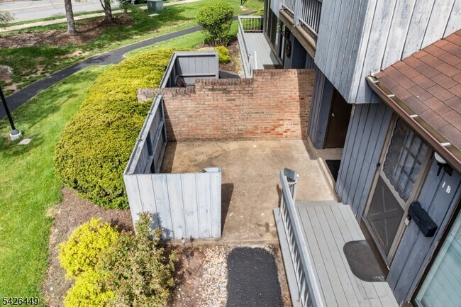 Building Photo - 257 Gemini Dr