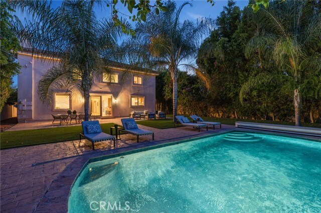 Building Photo - 16659 Addison St