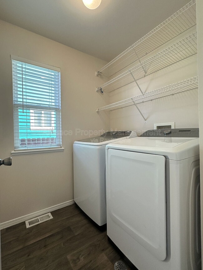 Building Photo - 8131 Oliver Rd