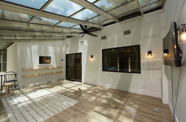 Building Photo - Updated Home in Rocky Bayou