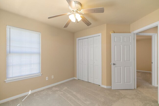 Building Photo - Cute 4 Bed 2 Bath Home in Bentonville School District