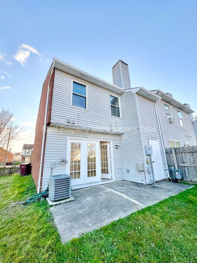 Building Photo - 320 Fairfax Terrace